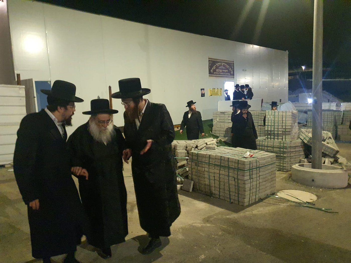 גאב"ד מאקאווא בביקור בספינקא בית שמש