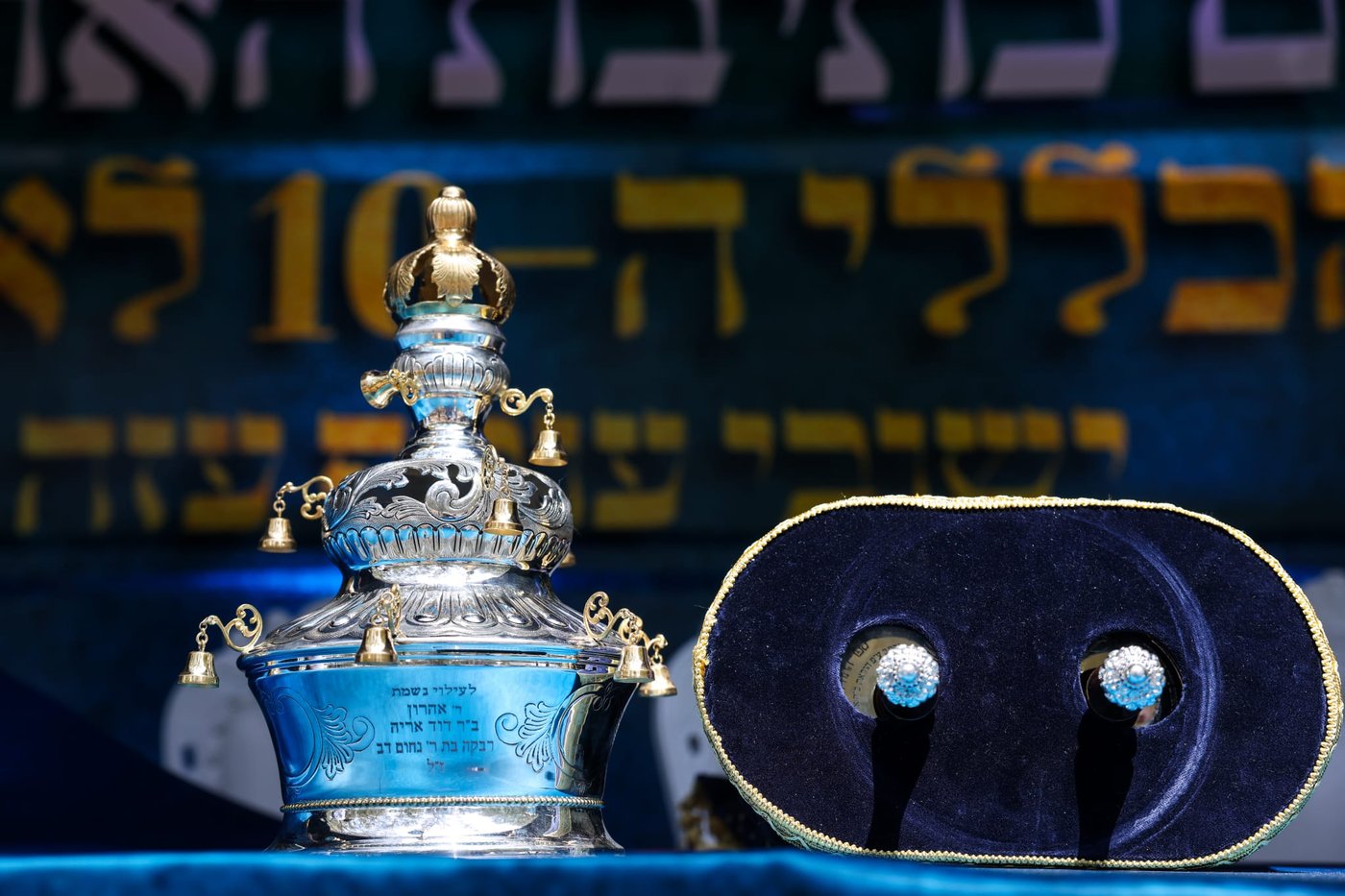 עם משפחות החטופים וההרוגים בשדה הקטל ברעים: מעמד מרגש של הכנסת ספר תורה | תיעוד מיוחד