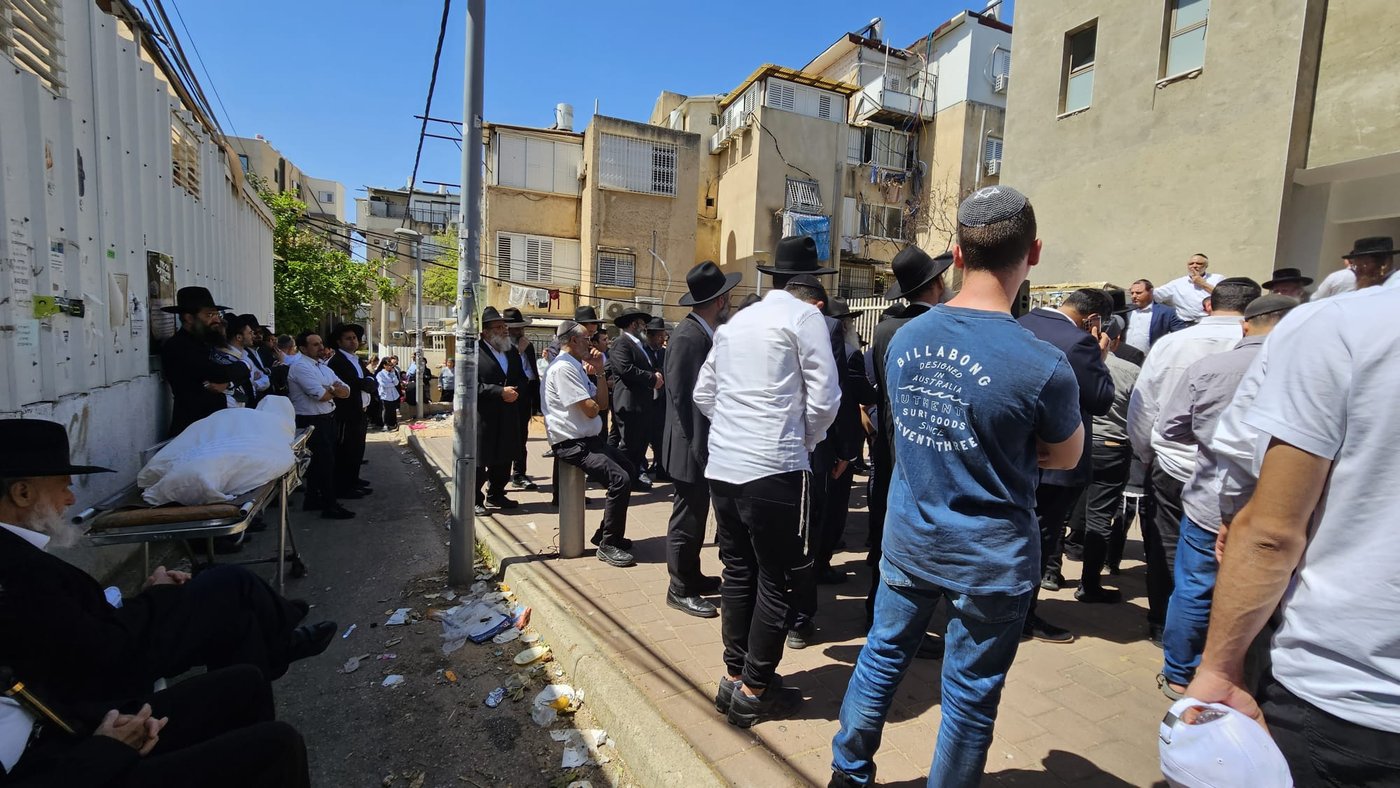 הלוויתוש ל הרב אהרון יום טוב ז"ל בבני ברק