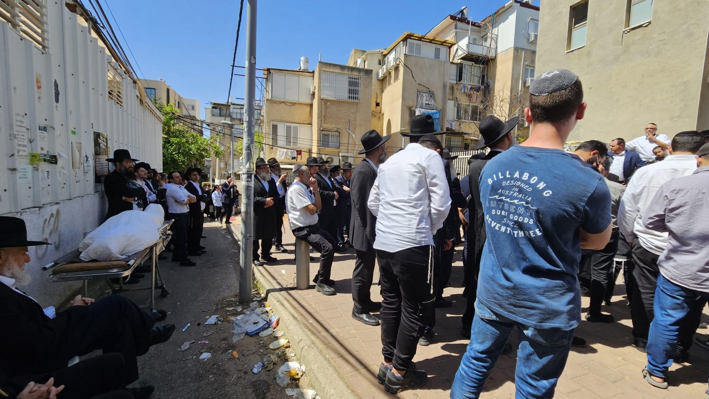 הלוויתוש ל הרב אהרון יום טוב ז"ל בבני ברק