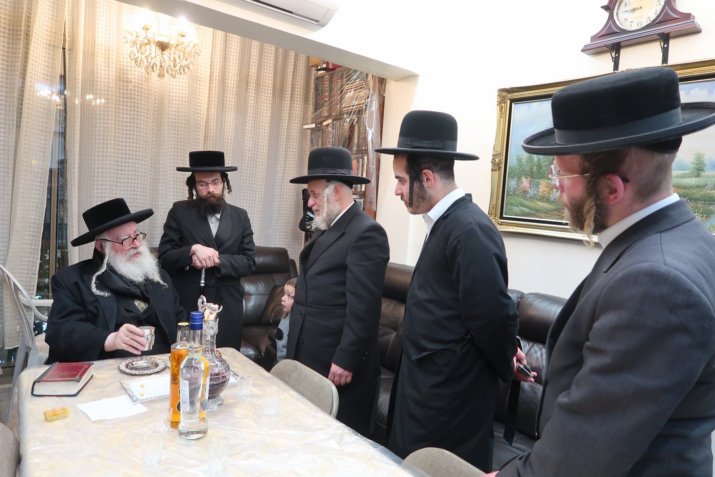 האדמו''ר ממשכנות הרועים בשילוח הקן