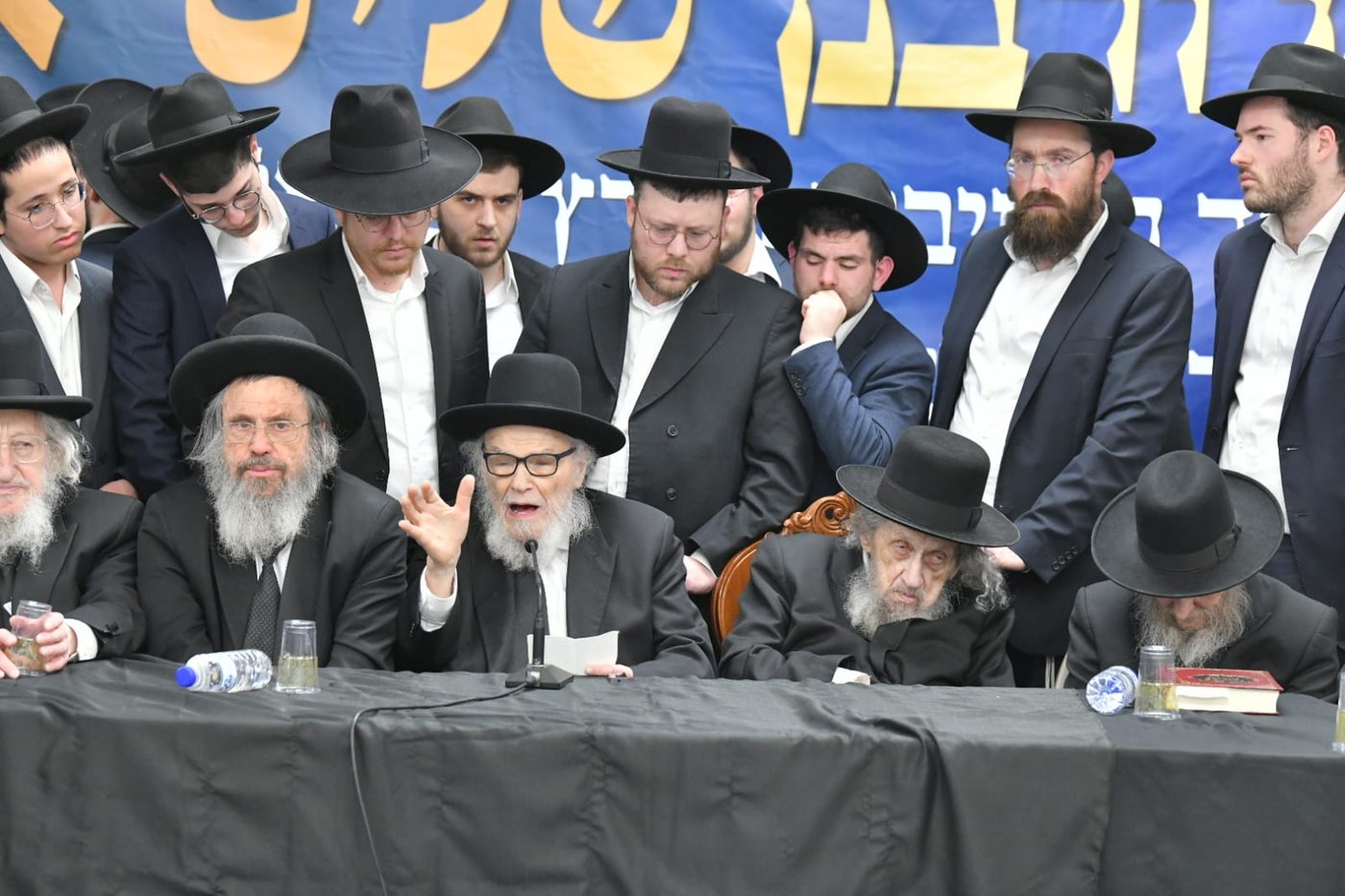 הגר"ד לנדו במשא תקיף: "הניחו לנו להגן עליכם - ואל תקטעו את קיום עם ישראל"