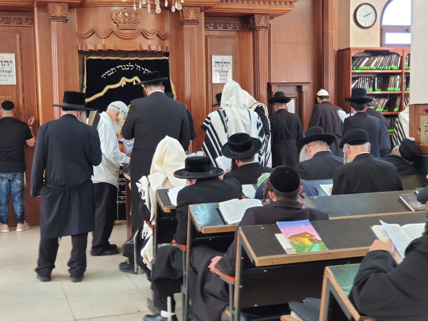 חסידי ברסלב בציון רבי נחמן באומן, השבוע