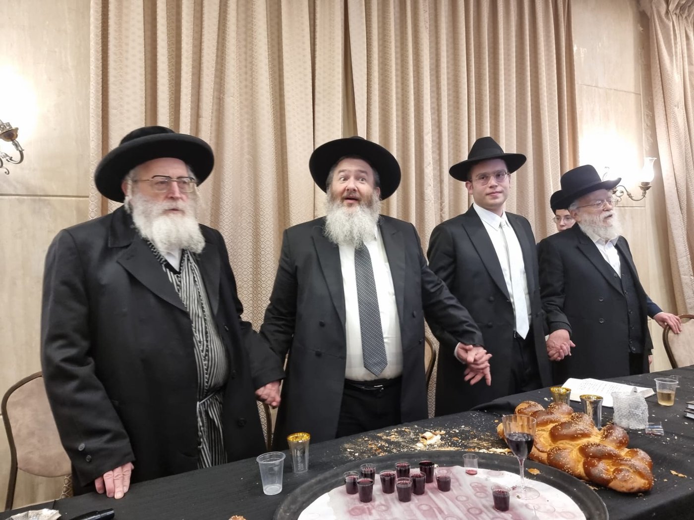 שמחת נשואי נכדי ראשי הישיבות 