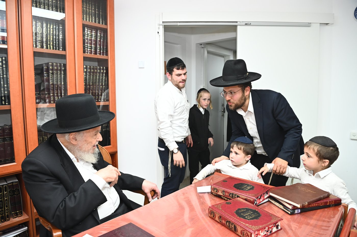 ישיבת המתמידים בירושלים, אצל גדולי ישראל בב"ב
