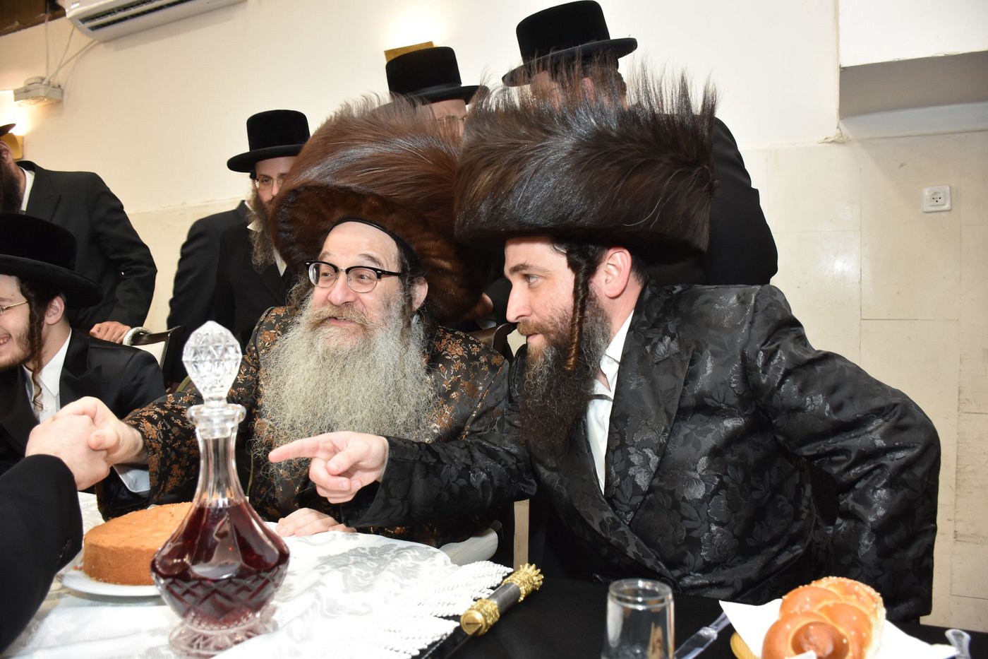 החתן הבנש"ק ענד שעון זהב שקיבל מהמחותן | תיעוד