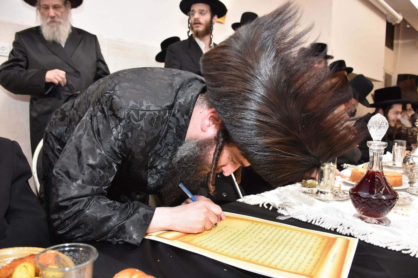 החתן הבנש"ק ענד שעון זהב שקיבל מהמחותן | תיעוד