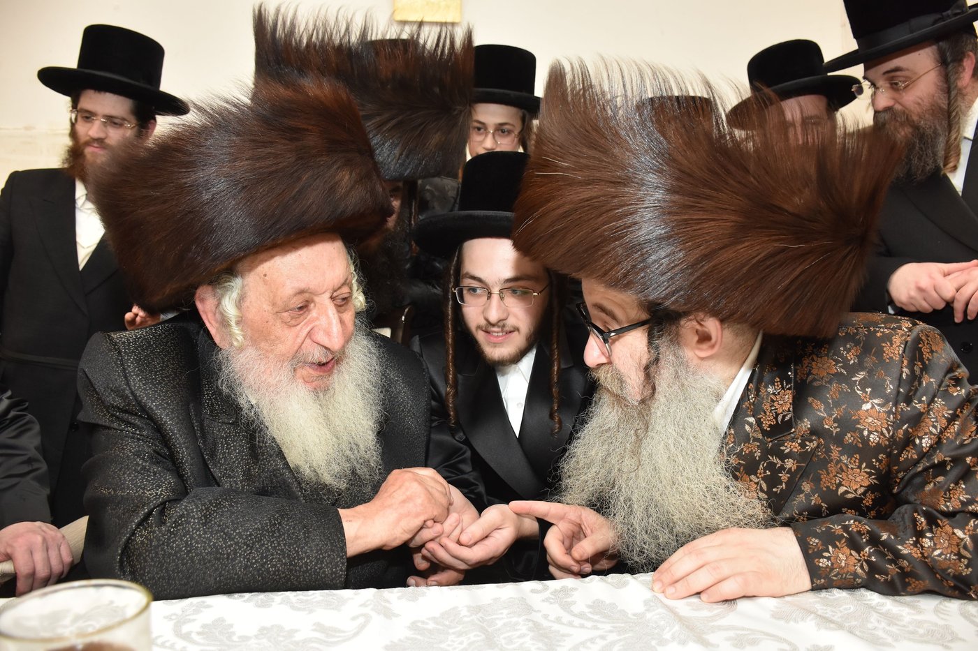 החתן הבנש"ק ענד שעון זהב שקיבל מהמחותן | תיעוד
