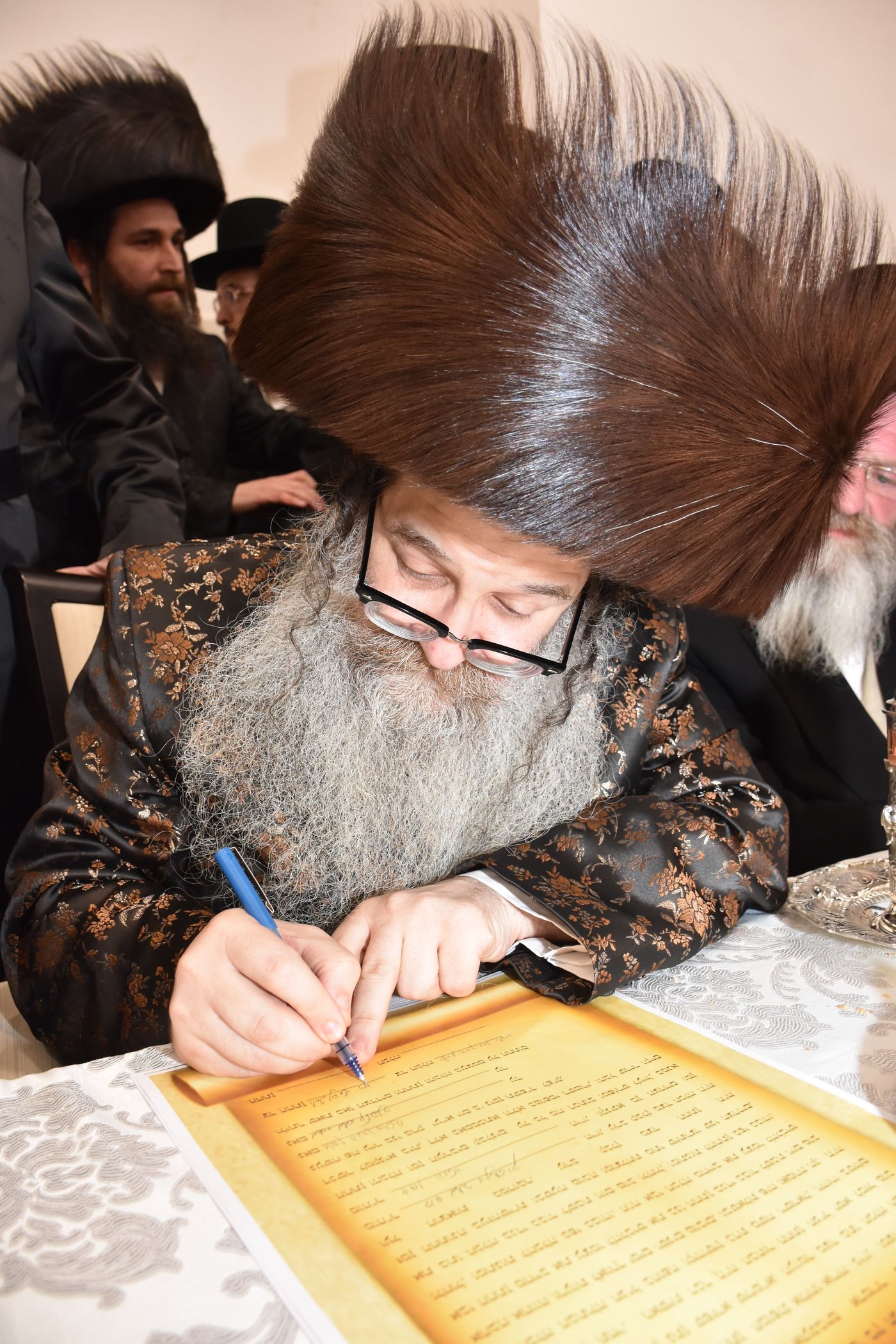 החתן הבנש"ק ענד שעון זהב שקיבל מהמחותן | תיעוד