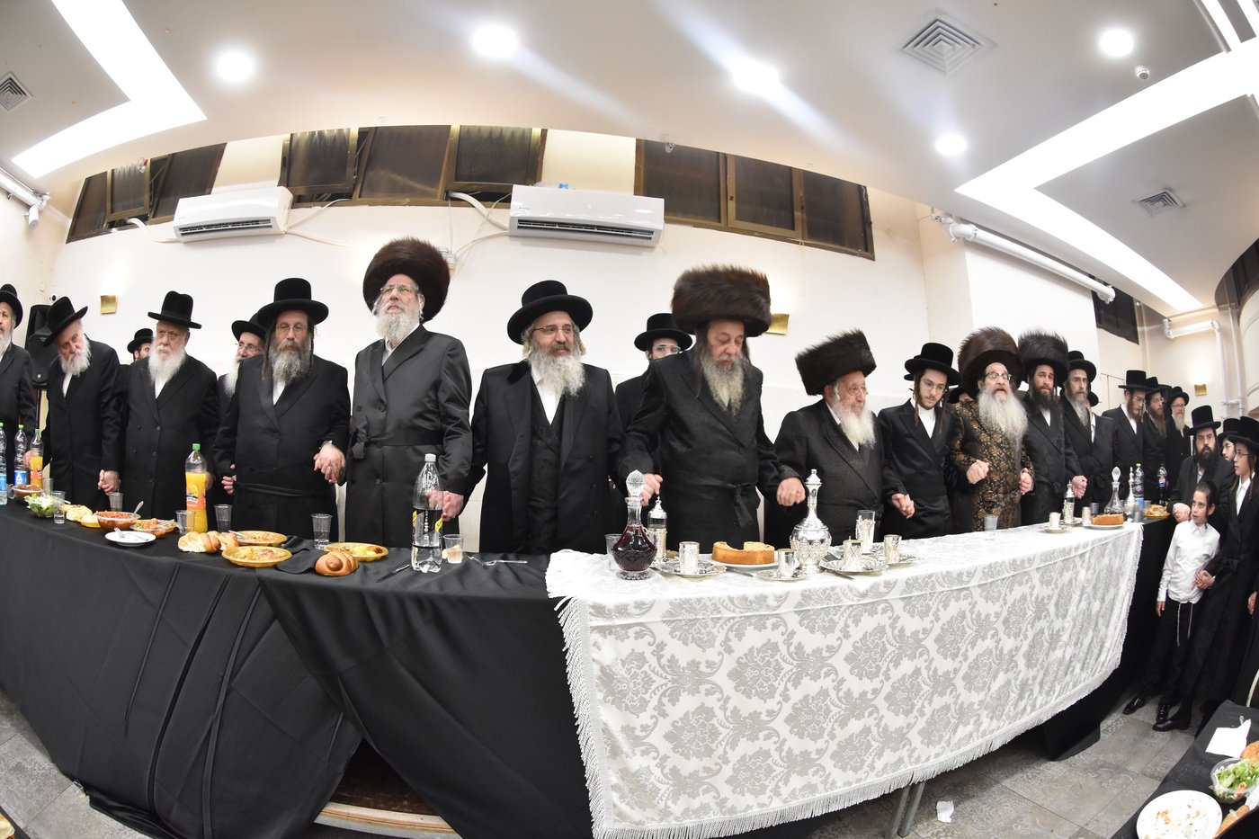 החתן הבנש"ק ענד שעון זהב שקיבל מהמחותן | תיעוד