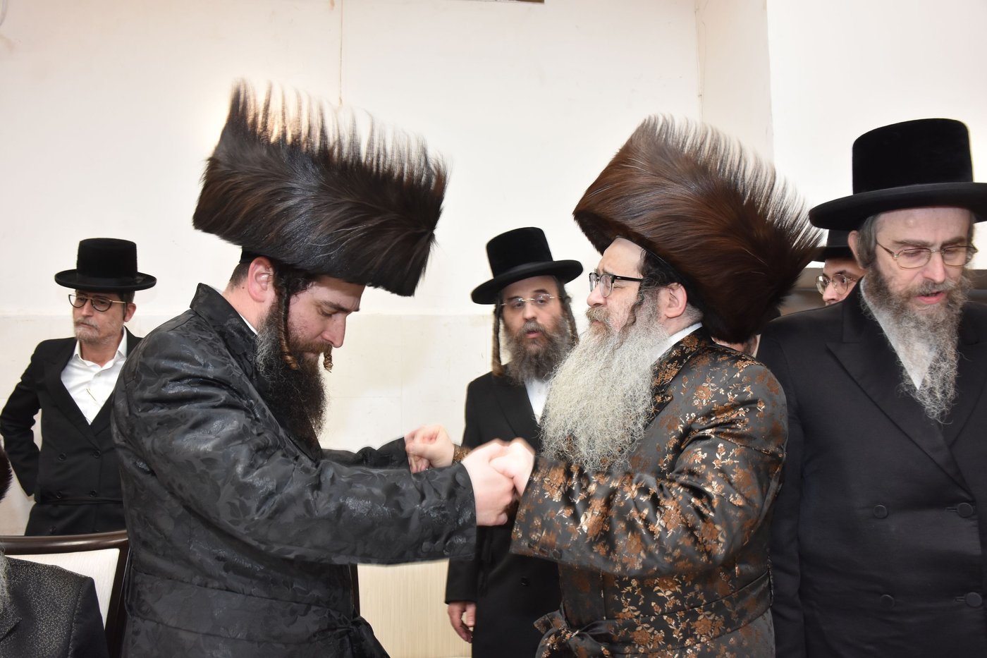 החתן הבנש"ק ענד שעון זהב שקיבל מהמחותן | תיעוד
