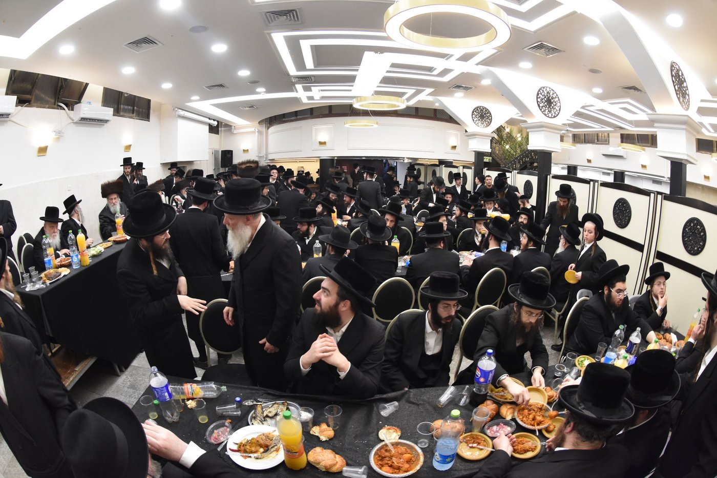החתן הבנש"ק ענד שעון זהב שקיבל מהמחותן | תיעוד