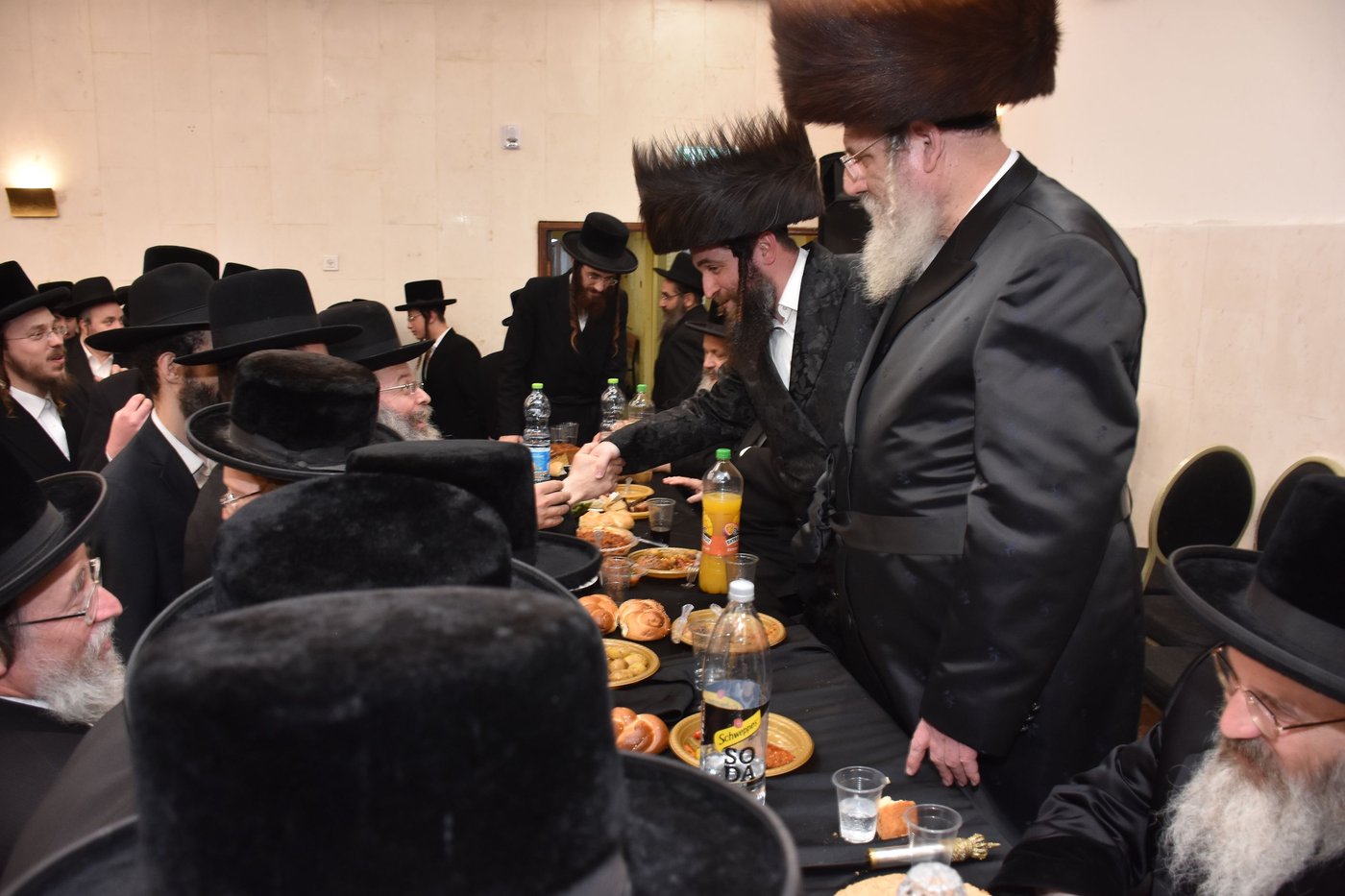 החתן הבנש"ק ענד שעון זהב שקיבל מהמחותן | תיעוד