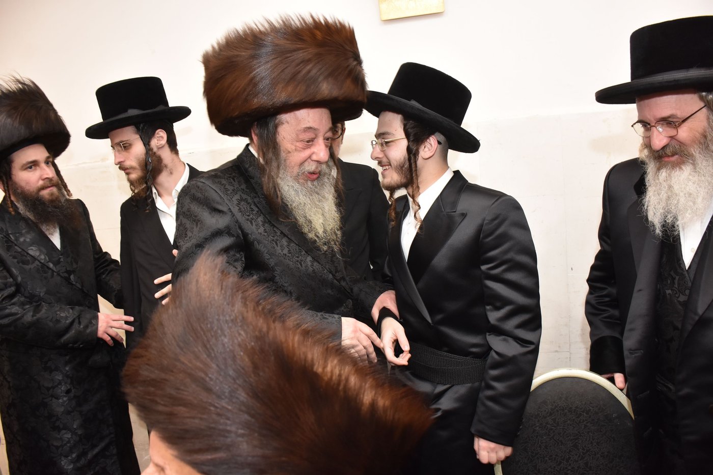 החתן הבנש"ק ענד שעון זהב שקיבל מהמחותן | תיעוד