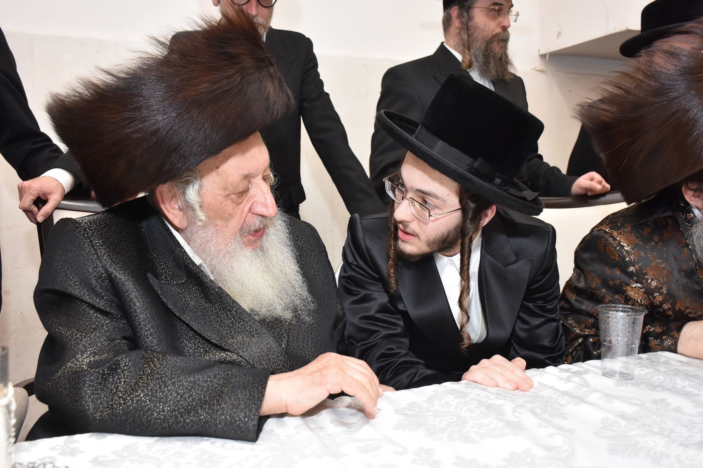 החתן הבנש"ק ענד שעון זהב שקיבל מהמחותן | תיעוד