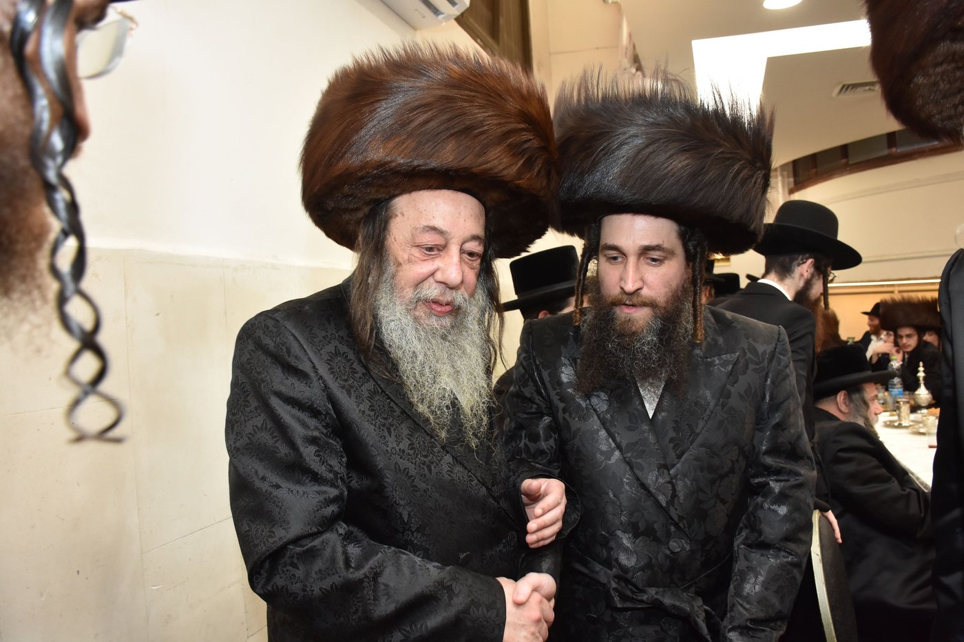 החתן הבנש"ק ענד שעון זהב שקיבל מהמחותן | תיעוד