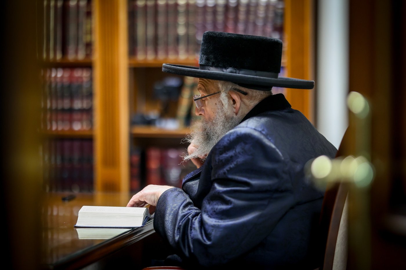 האדמו"ר מפינסק קארלין עם הגרי"מ שעכטער