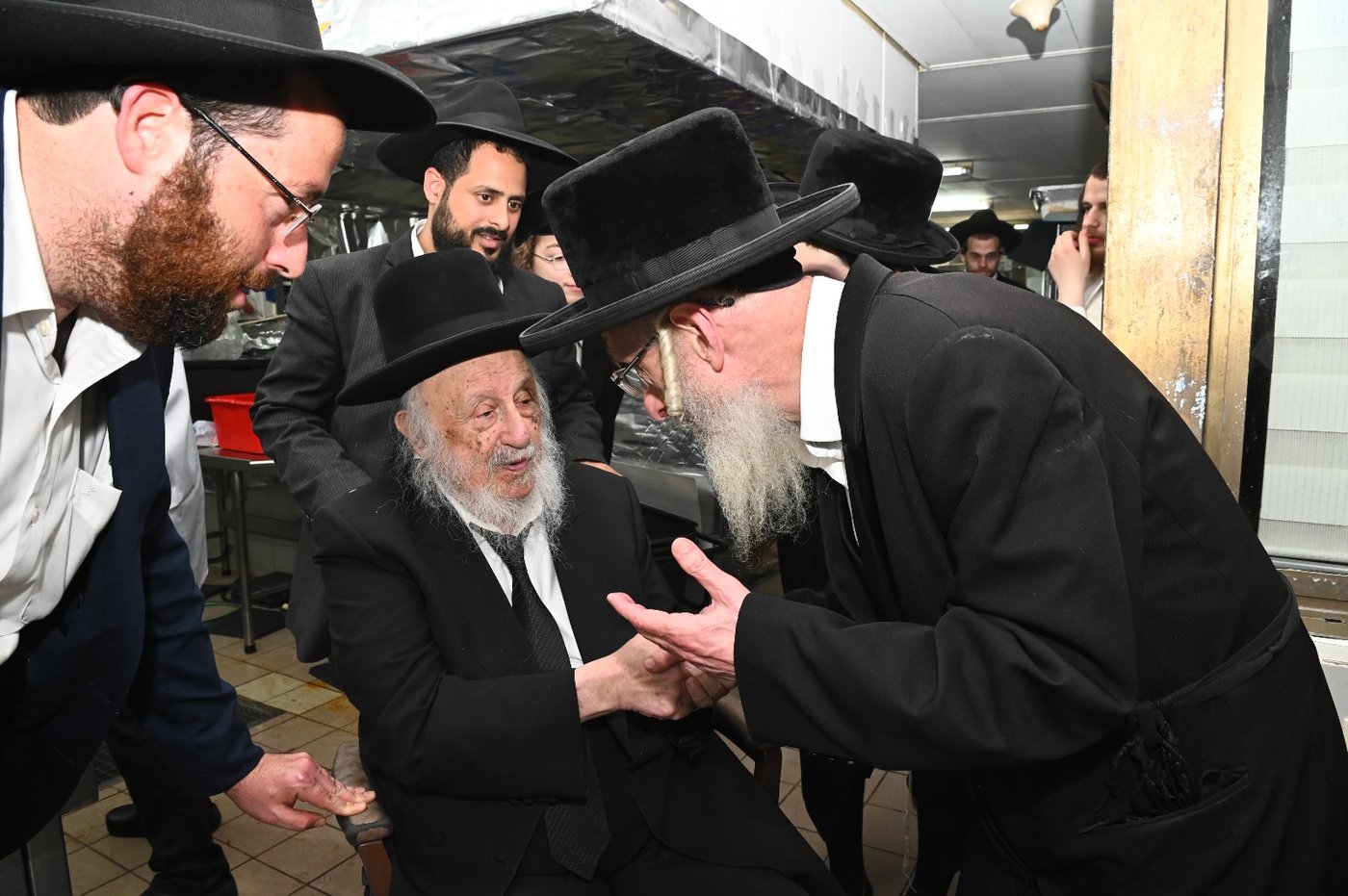 גדולי ישראל במטבח 'בית התבשיל' בב"ב