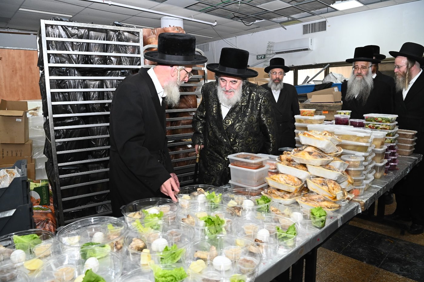 גדולי ישראל במטבח 'בית התבשיל' בב"ב