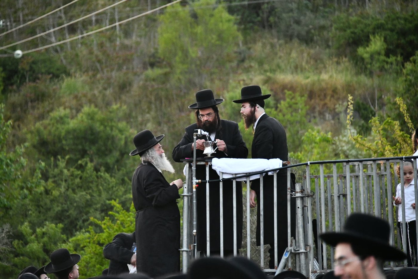 האדמו"ר מגור בשאיבת מים שלנו תשפ"ד