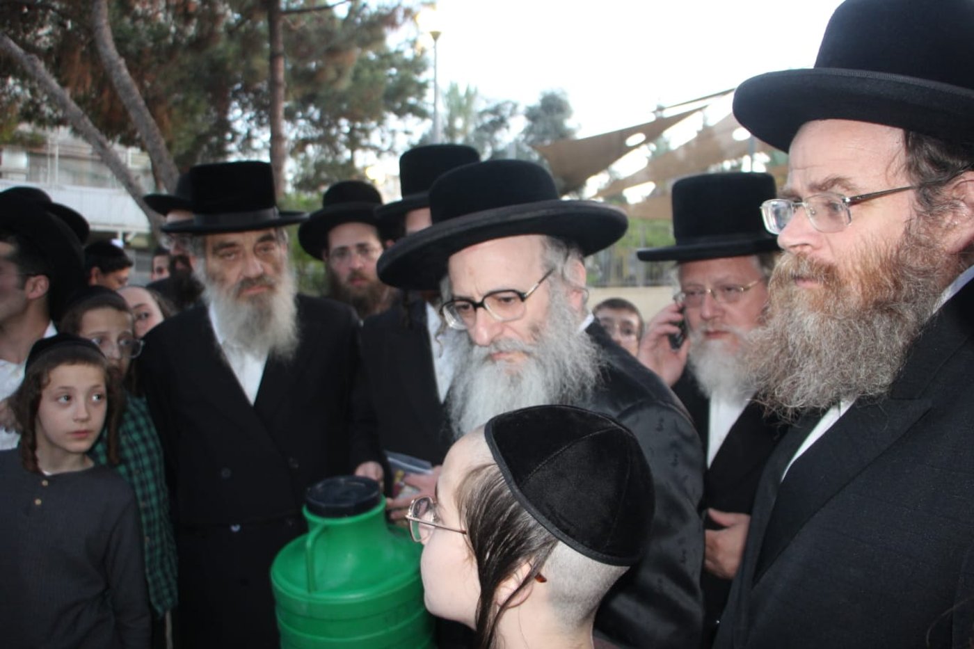 אדמור"י ב"ב בשאיבת מים שלנו
