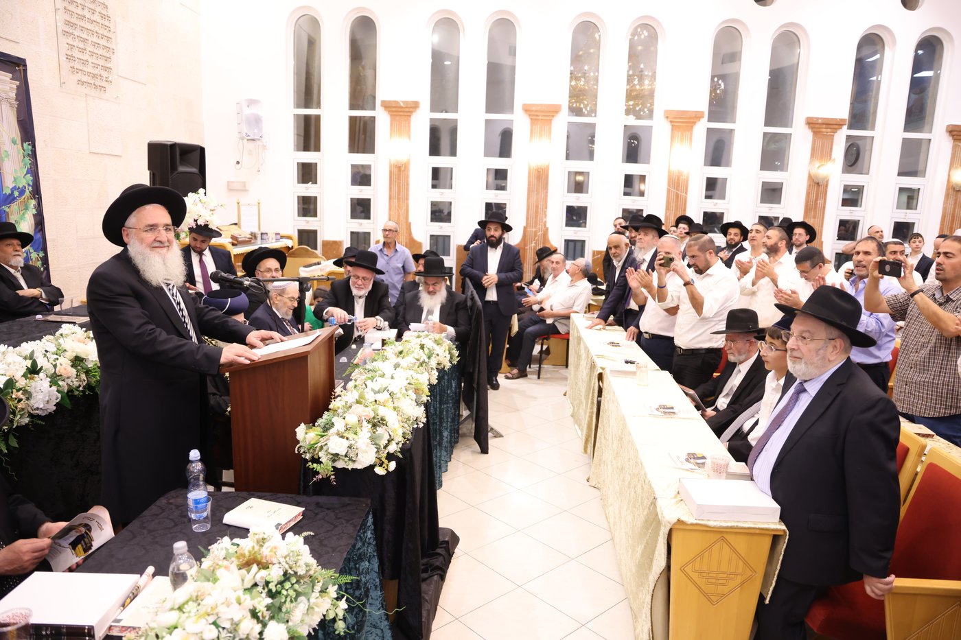 שמחת חג לרגל הוצאת ספרי הגר"מ עמוס