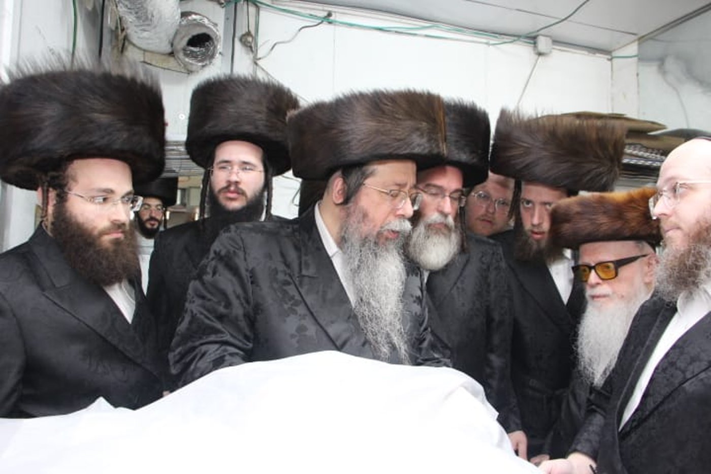 האדמו"ר משבט הלוי באפיית מצות 