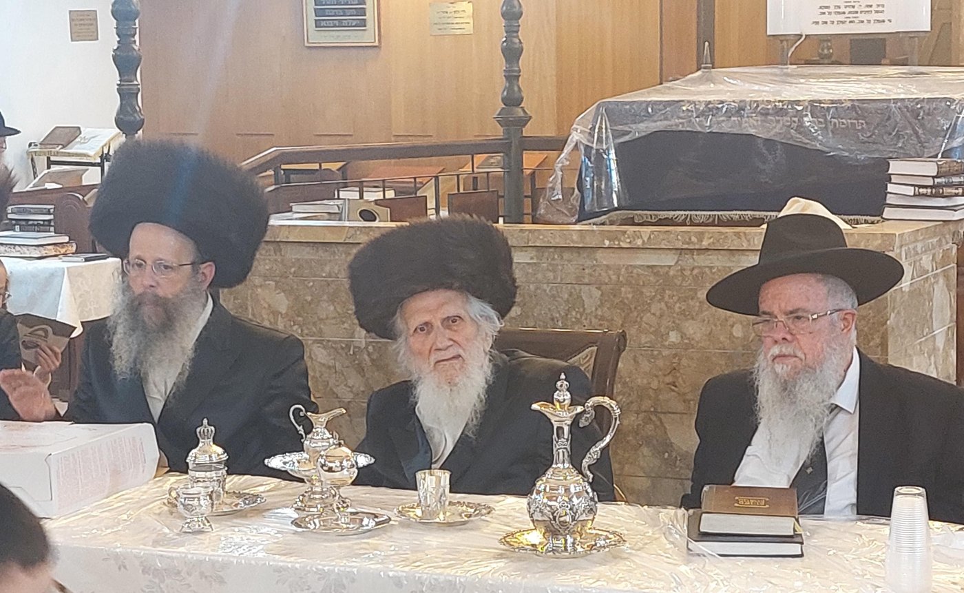 חג הפסח בצל הגה"צ ר' מרדכי אויערבאך