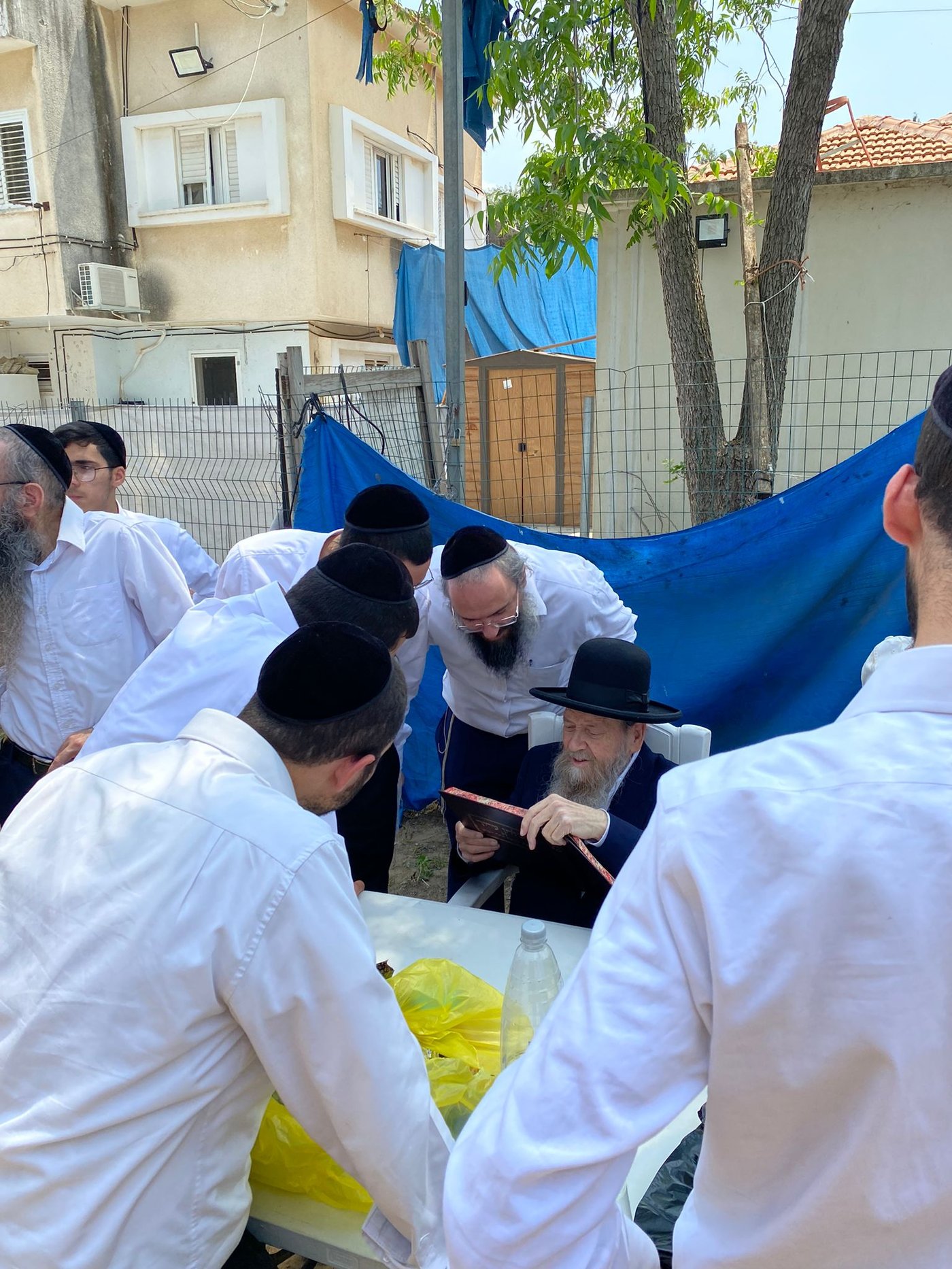 הגר"ד בצרי במצוות 'ראשית הגז'