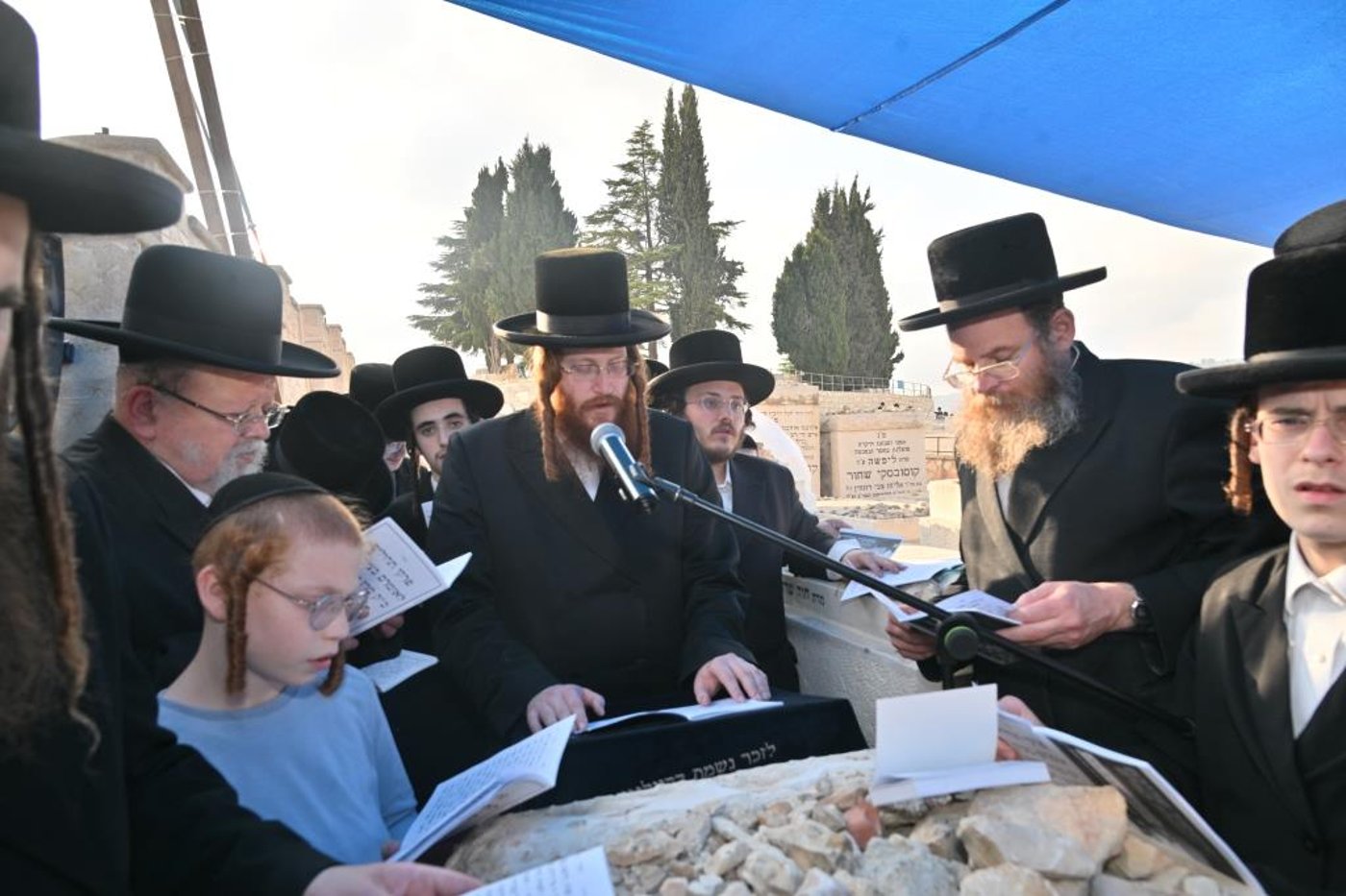 טיש הילולא בקאליב