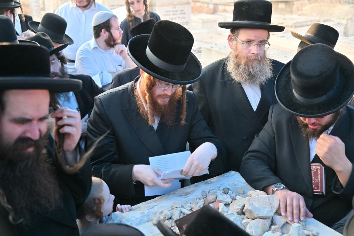 טיש הילולא בקאליב