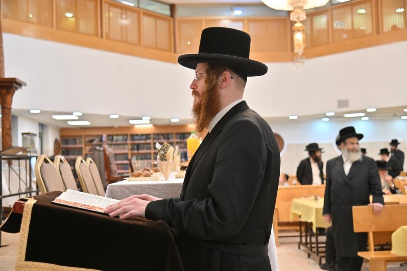 טיש הילולא בקאליב