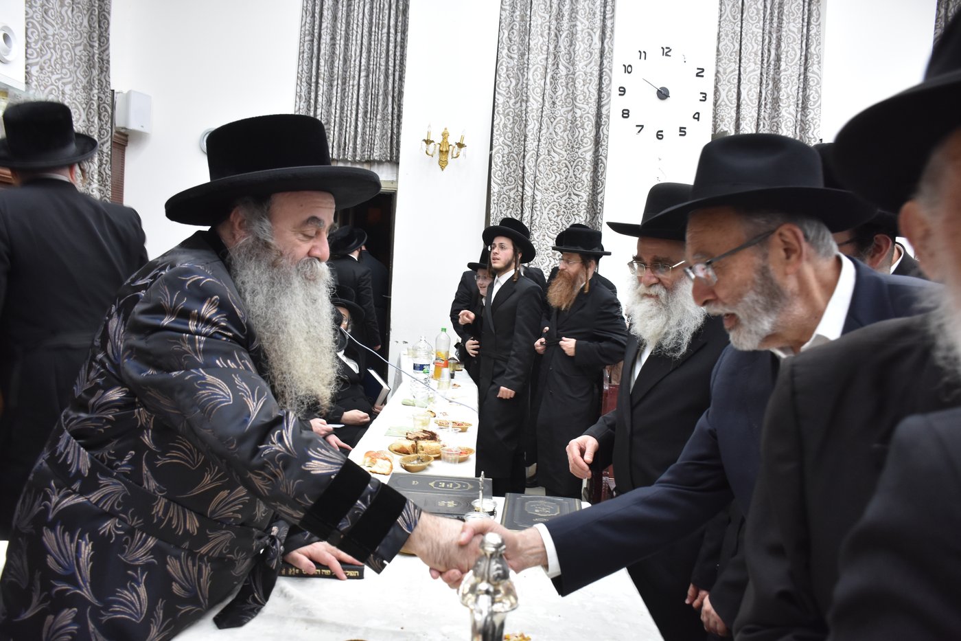 טיש הילולא בשיכון ג' 
