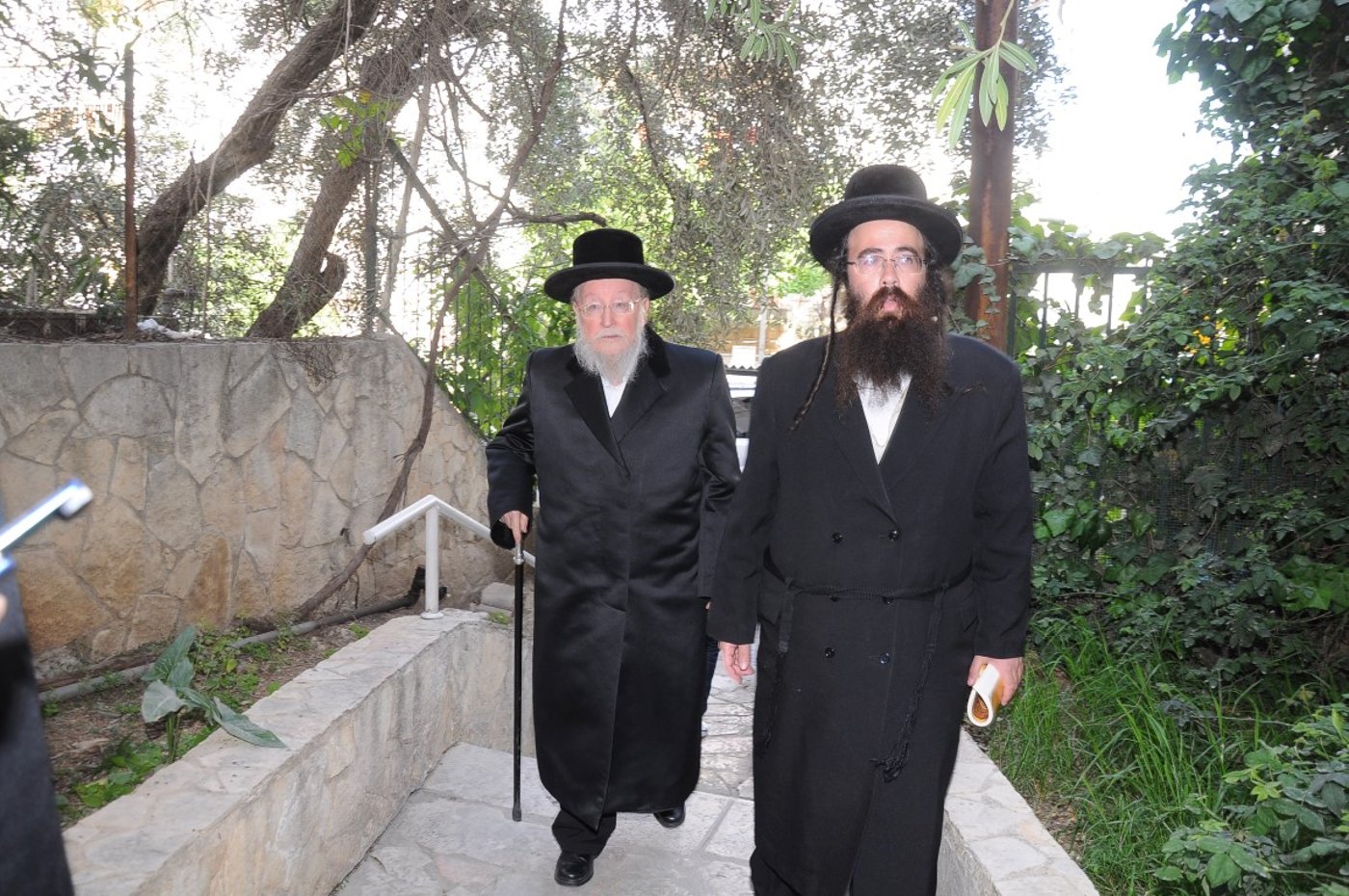 שוקי לרר מגיש: גלריית ענק מחיי האדמו"ר מביאלה זצ"ל