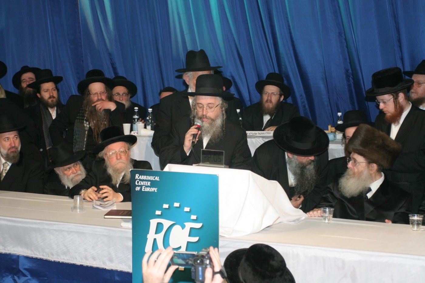שוקי לרר מגיש: גלריית ענק מחיי האדמו"ר מביאלה זצ"ל