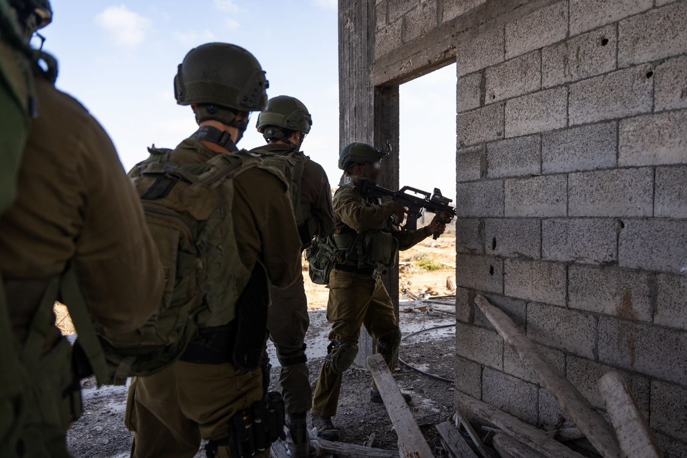 חיילים נעקצו ונפצעו | צה"ל השלים את כיתור מזרח רפיח וחיסל עשרות מחבלים