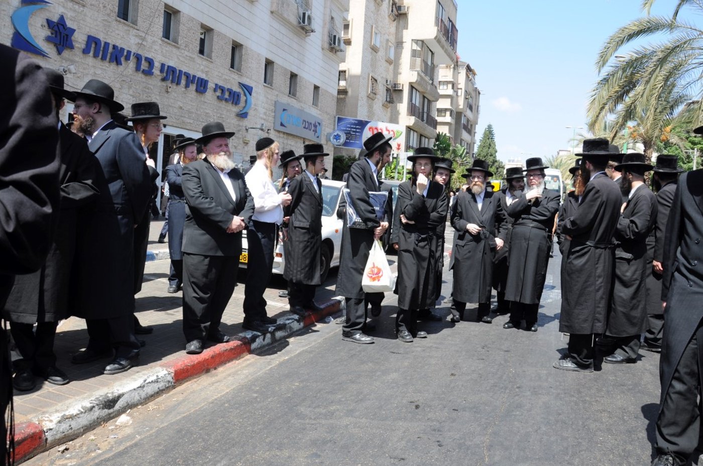 שוקי לרר מגיש: גלריית ענק מחיי האדמו"ר מביאלה זצ"ל
