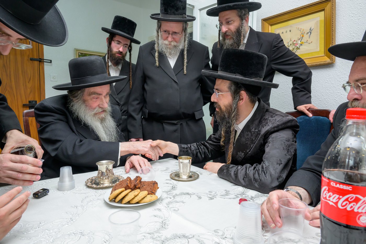 האדמו"ר מזוועהיל בבתי גדו"י בב"ב