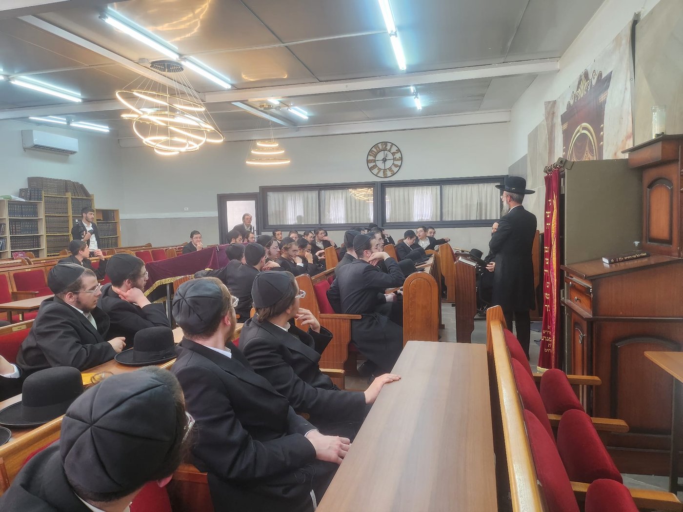 תלמידי ישיבת 'מאור ישראל' אצל הגר"ח כהן