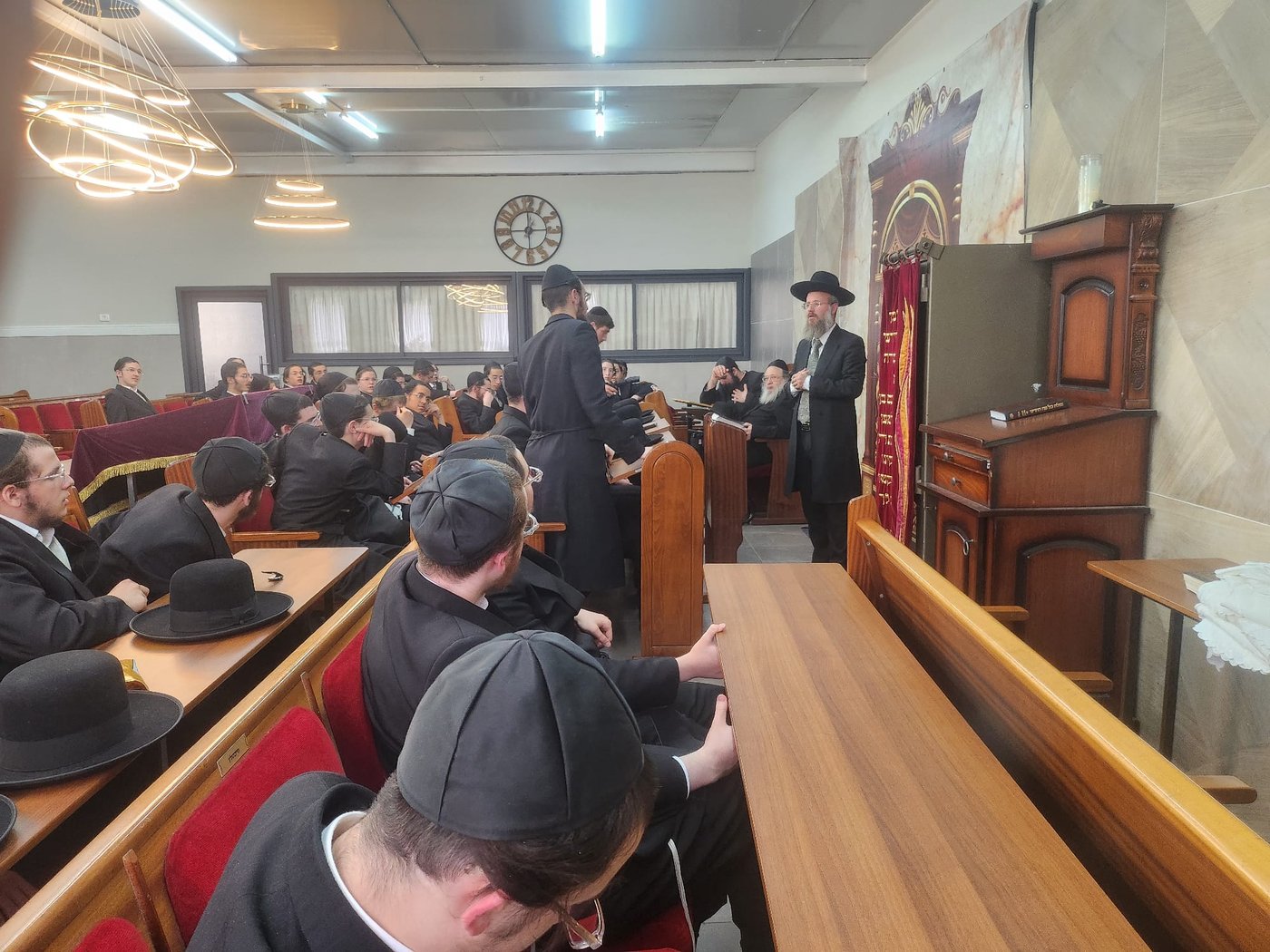 תלמידי ישיבת 'מאור ישראל' אצל הגר"ח כהן