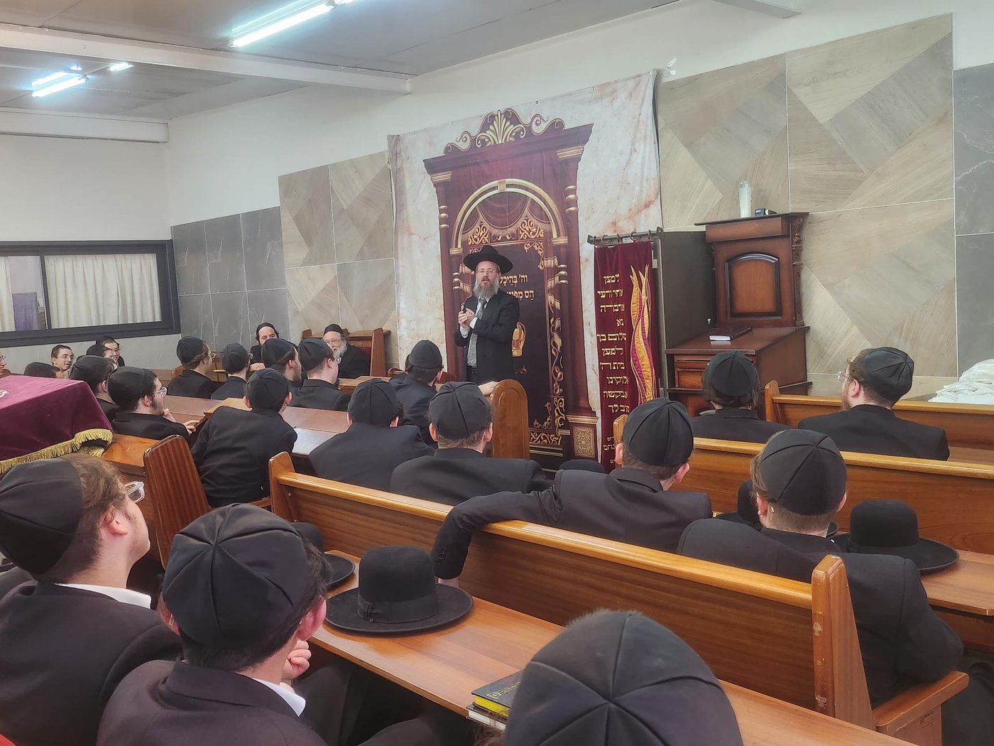 תלמידי ישיבת 'מאור ישראל' אצל הגר"ח כהן