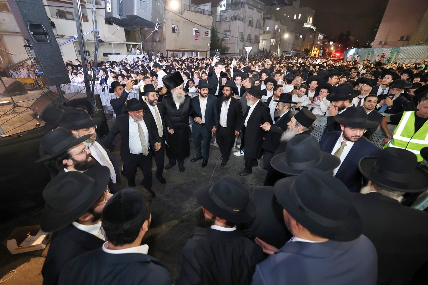 ההדלקה המרכזי בשכונת 'רמת אהרן' בב"ב