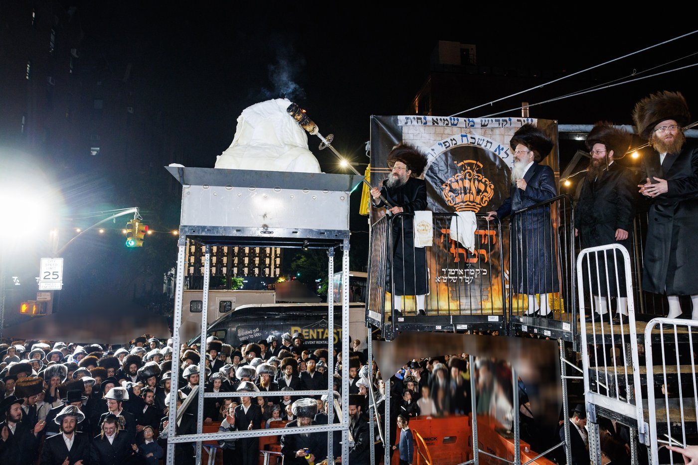 ל"ג בעומר בחצה"ק באבוב 45