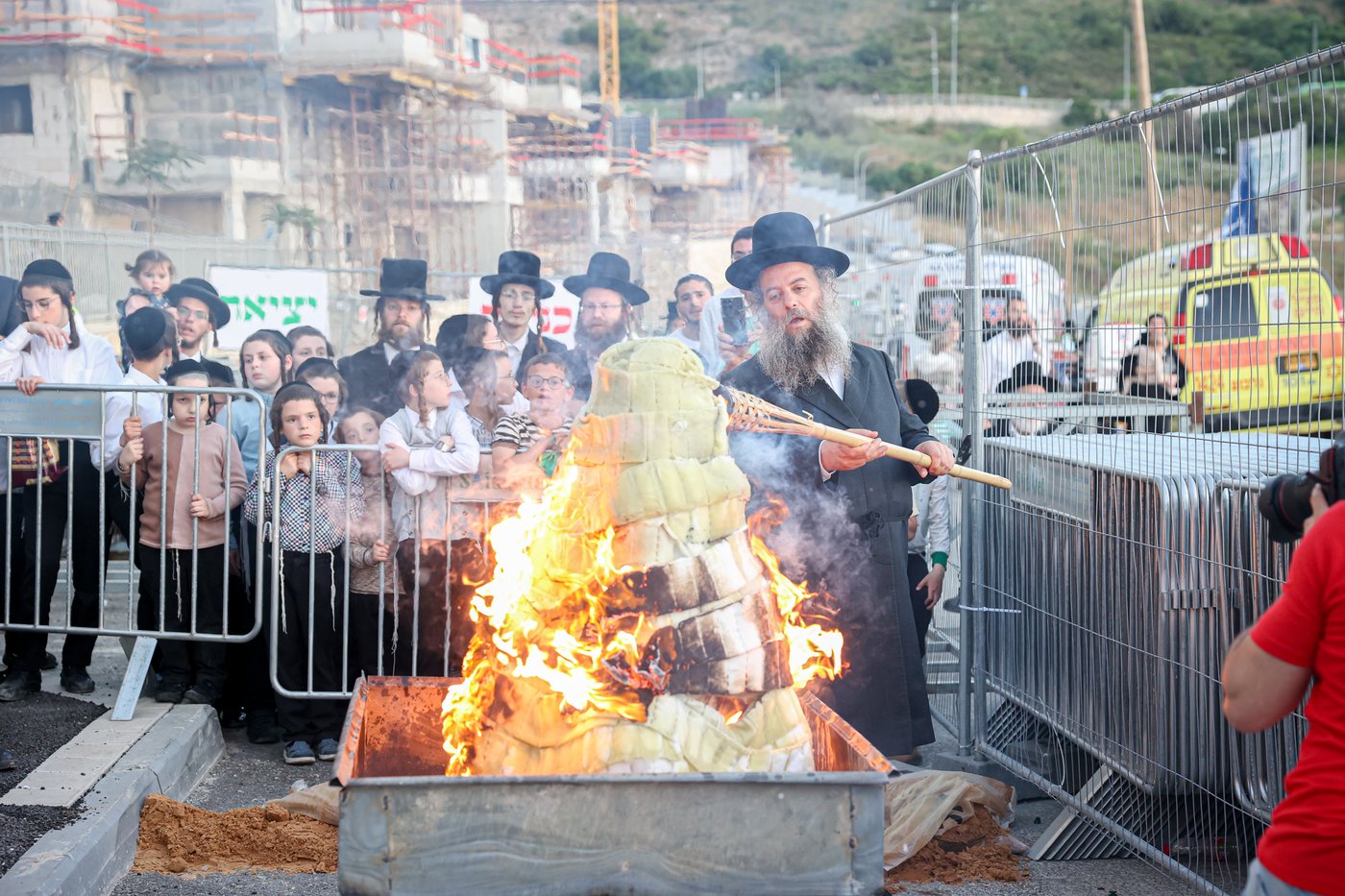 ל"ג בעומר בחצה"ק ערלוי