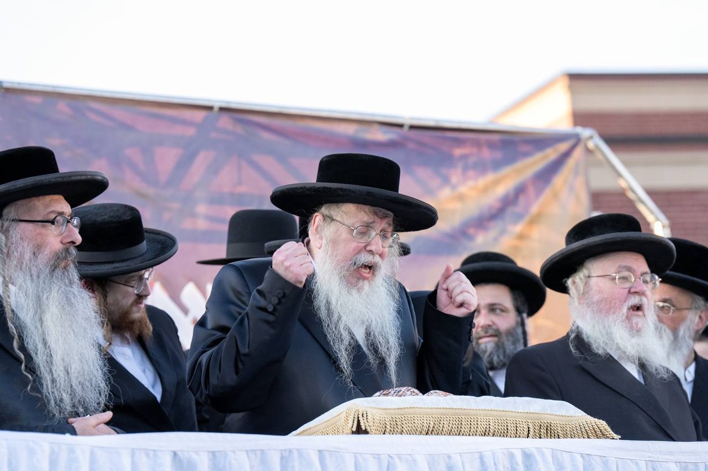 ל"ג בעומר בחצה"ק טאהש