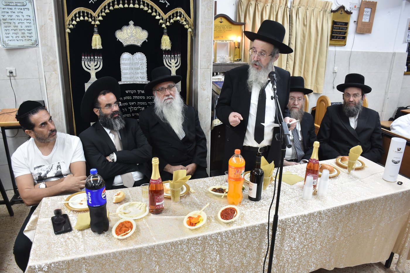 חנוכת הבית להיכל שלום שע"י ביהמ"ד לוקווע וולברוז 