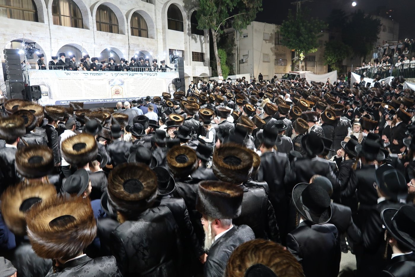 ל"ג בעומר בחצה"ק סערט ויז'ניץ