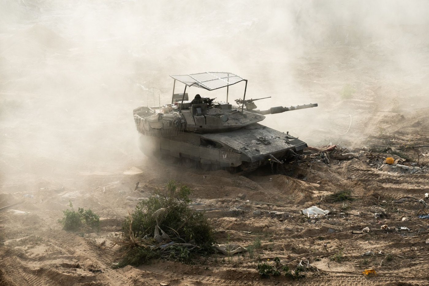 הלחימה העצימה ברחבי עזה נמשכת; חוליות מחבלים חוסלו