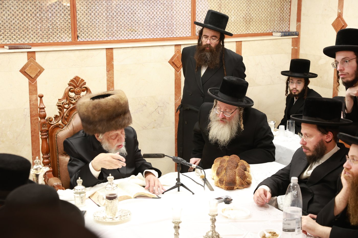 טיש הילולא בקופיטשיניץ בהשתתפות האדמו"ר מביאלא