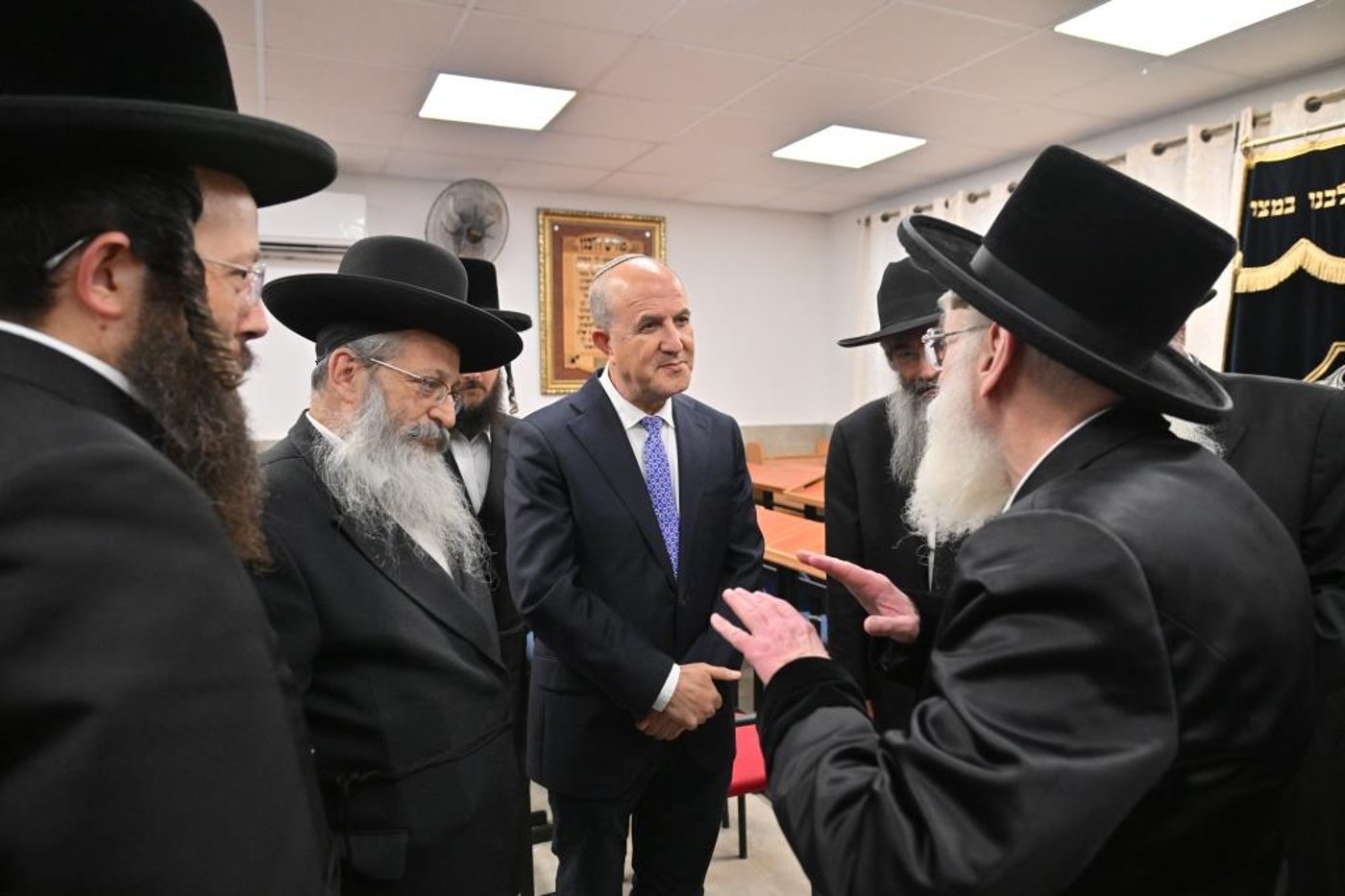 הנחת אבן הפינה ויז'ניץ באשדוד